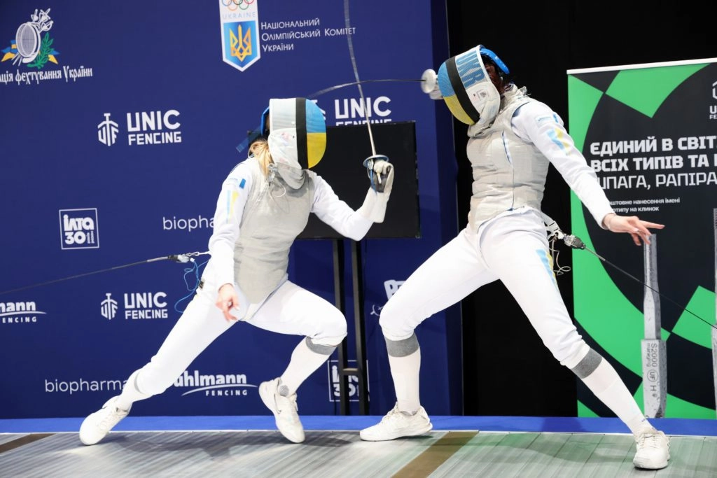 Шаблістки на чемпіонаті України-2026 у Києві, змагаються за нагороди на доріжках Олімпійського коледжу