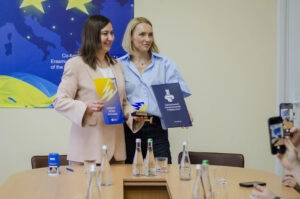 Ольга Саладуха та Галина Шило підписують меморандум про співпрацю в Запорізькому університеті