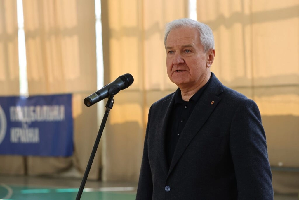 Представник СК ОНПУ виступає на церемонії нагородження Суперліги 2025/2026 в Одесі