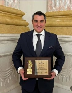 Максим Ситницький з нагородою від Федерації мотоциклетного спорту України на святкуванні 43-річчя