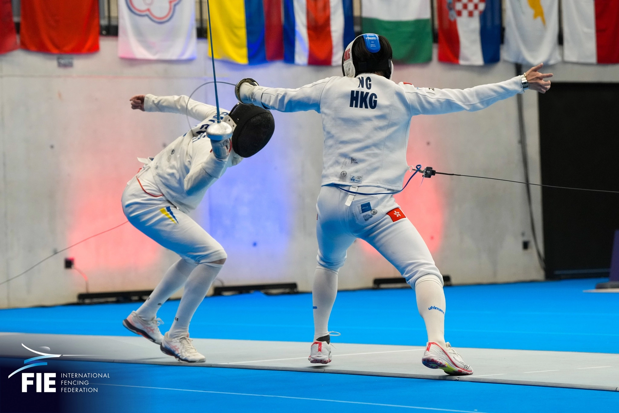 Український фехтувальник проти суперника з Гонконгу на Кубку світу в Берні