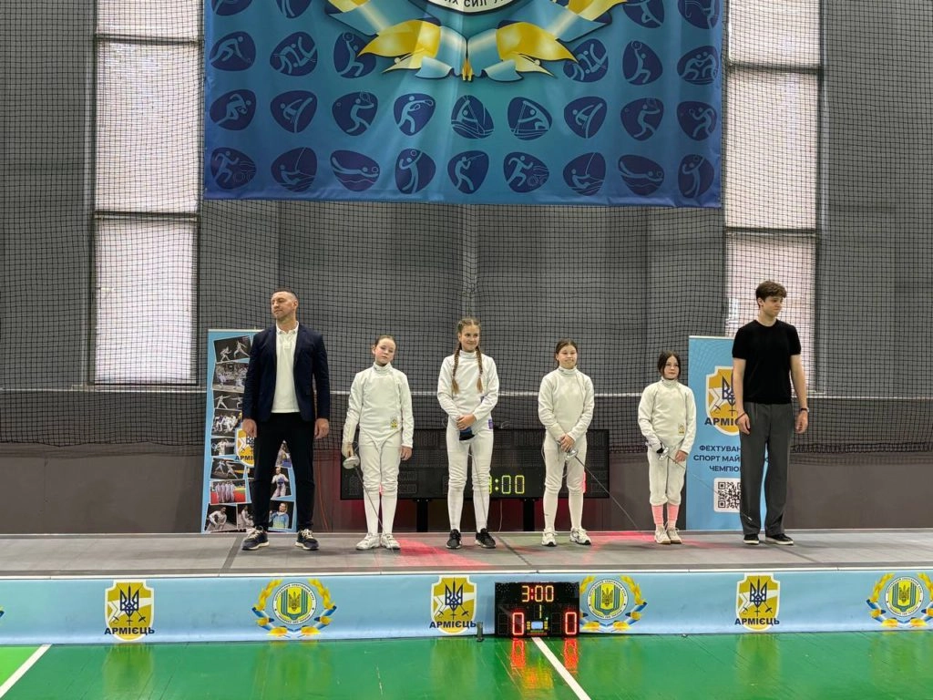 Учасники змагань з фехтування на шпагах у спорткомплексі ЦСК ЗСУ, Київська весна 2023