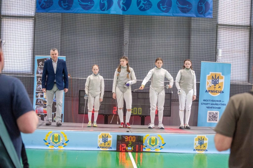 Учасниці змагань з фехтування на рапірах у спорткомплексі ЦСК ЗСУ, Київська весна 2023