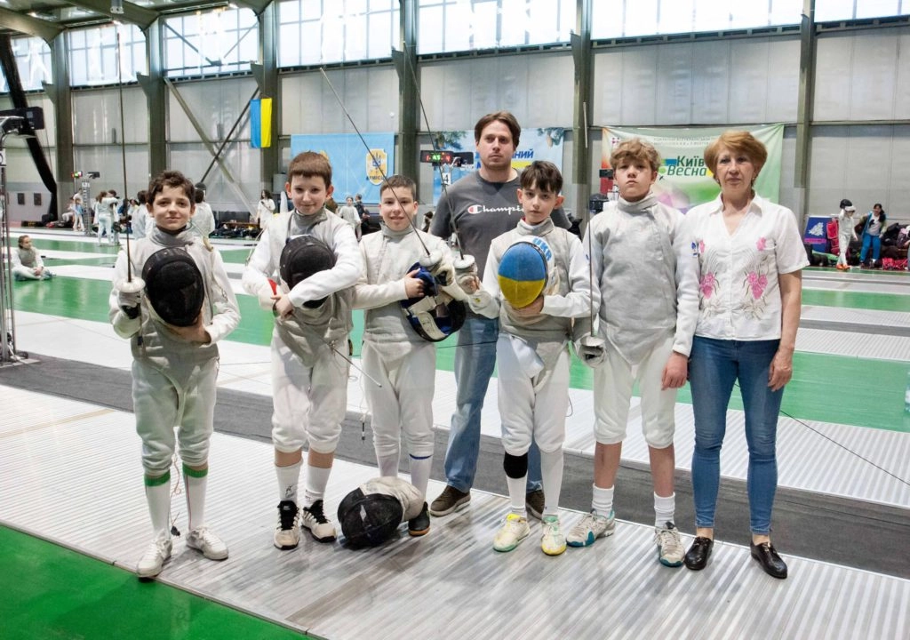 Учасники змагань "Київська весна" з фехтування на рапірах у спорткомплексі ЦСК ЗСУ