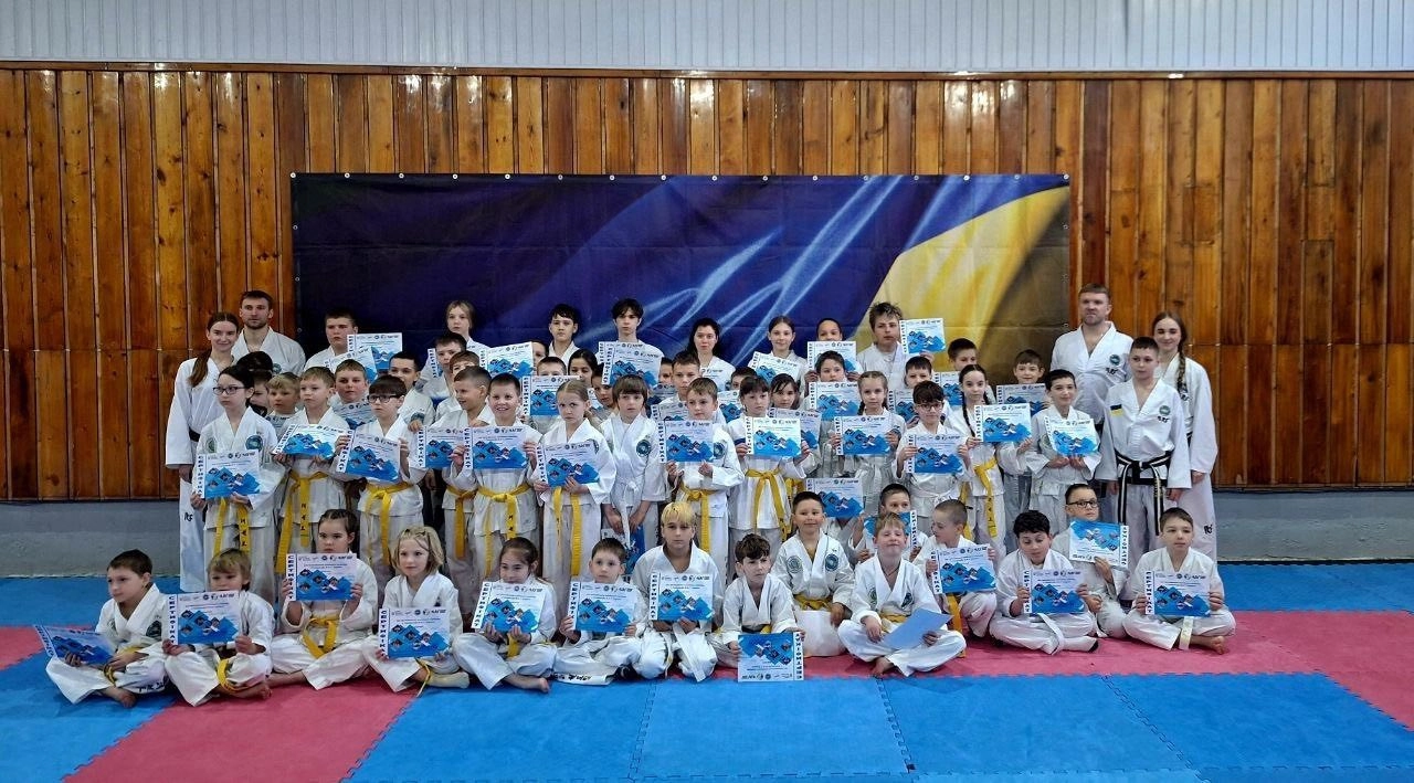 Учасники семінару з туль у Харкові, 2-3 травня, з тренером Олексієм Кобзарем (V дан)