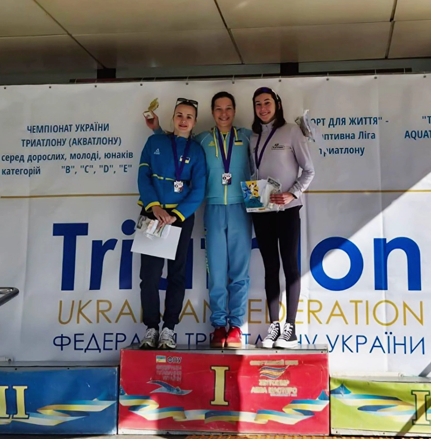 Переможниці Чемпіонату України з триатлону в Житомирі на п'єдесталі пошани