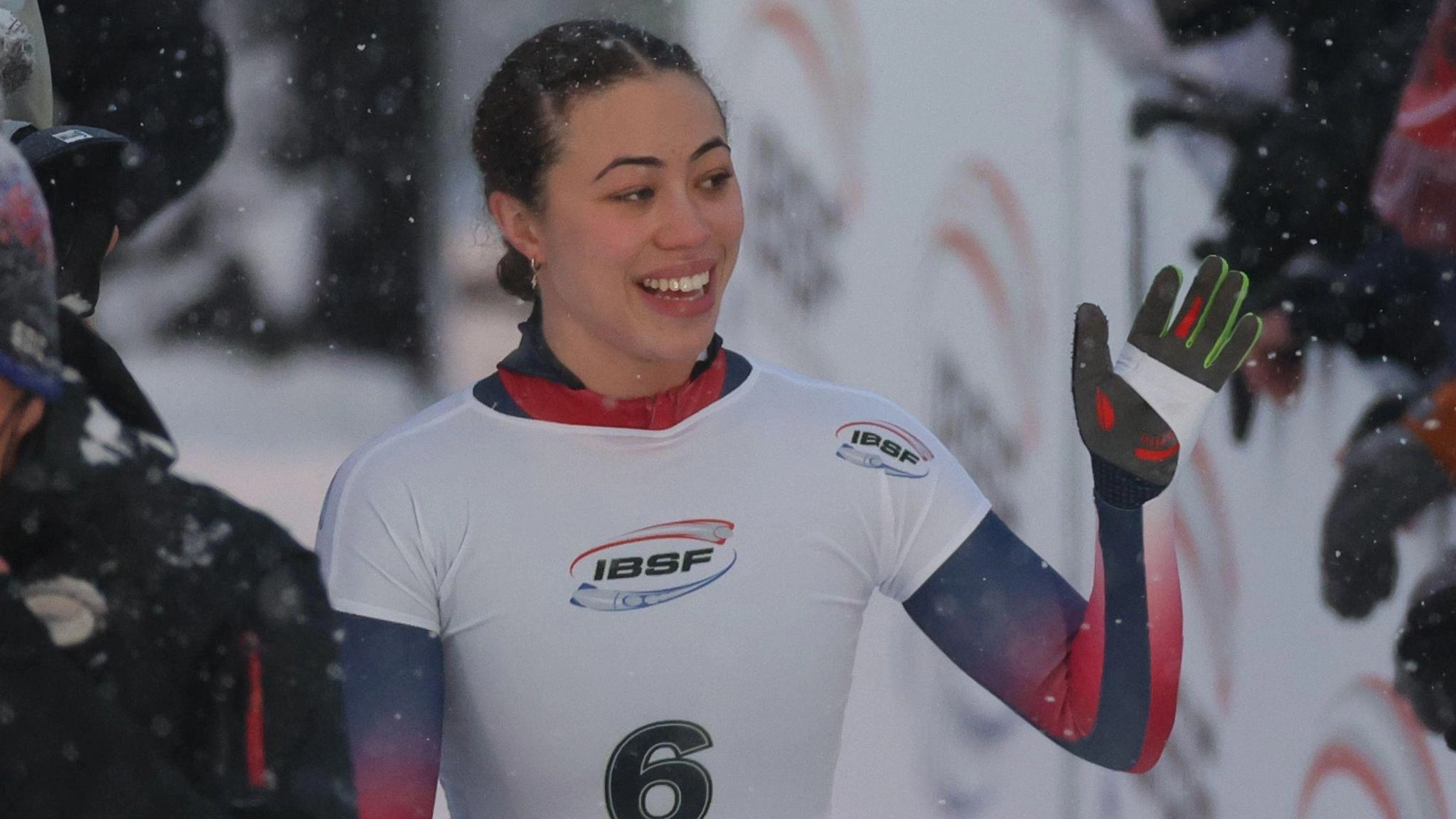 Табіта Стекер святкує перемогу на Зимових Олімпійських іграх 2026 у скелетоні для Великої Британії