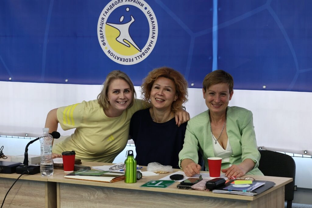 Тренерки команд Кубка України з гандболу на пресконференції у львівській Shuvar Арені