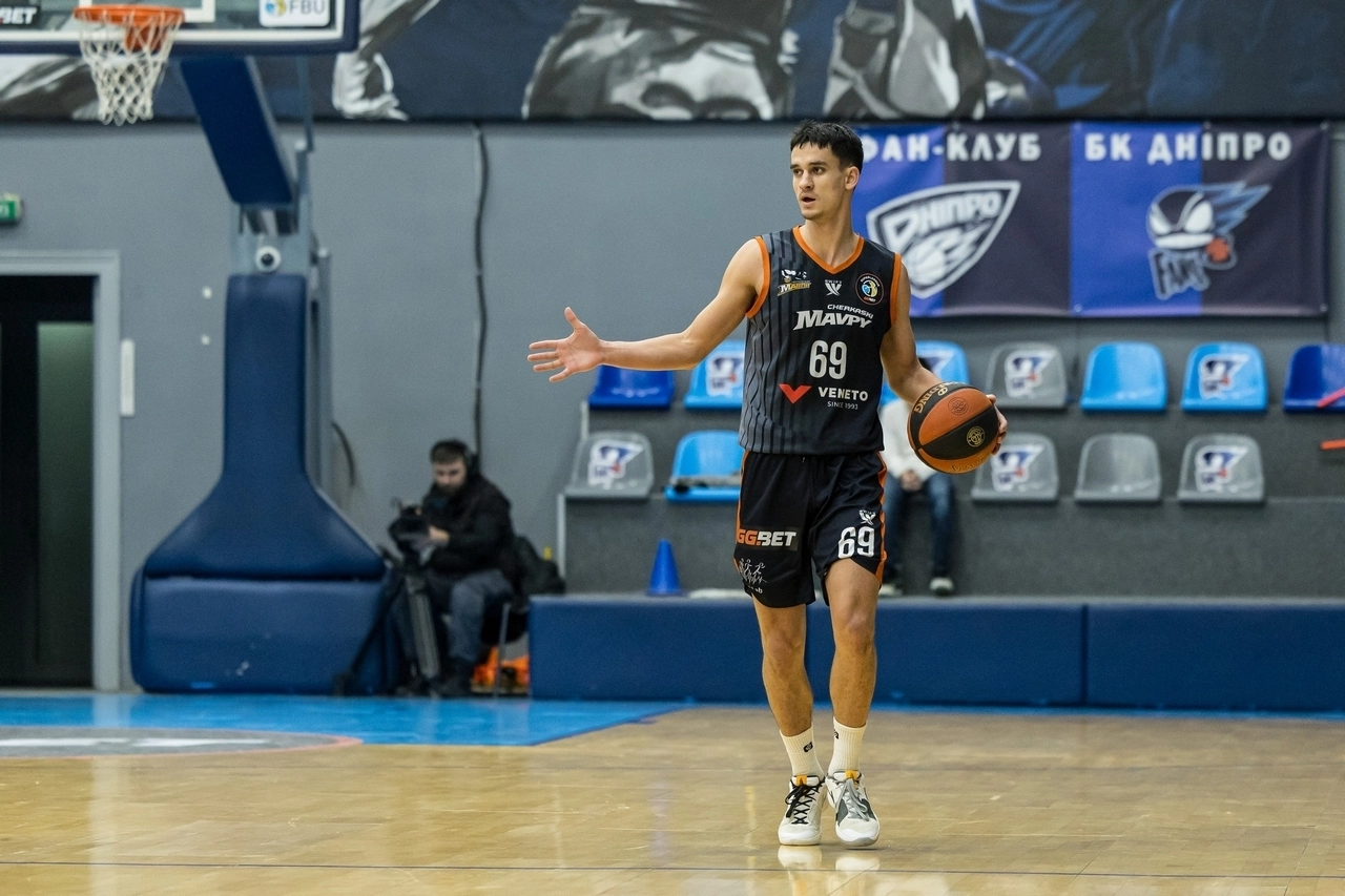 Гравець Черкаських Мавп на матчі Суперліги GGBET проти Дніпра, баскетбольний сезон 2025/26