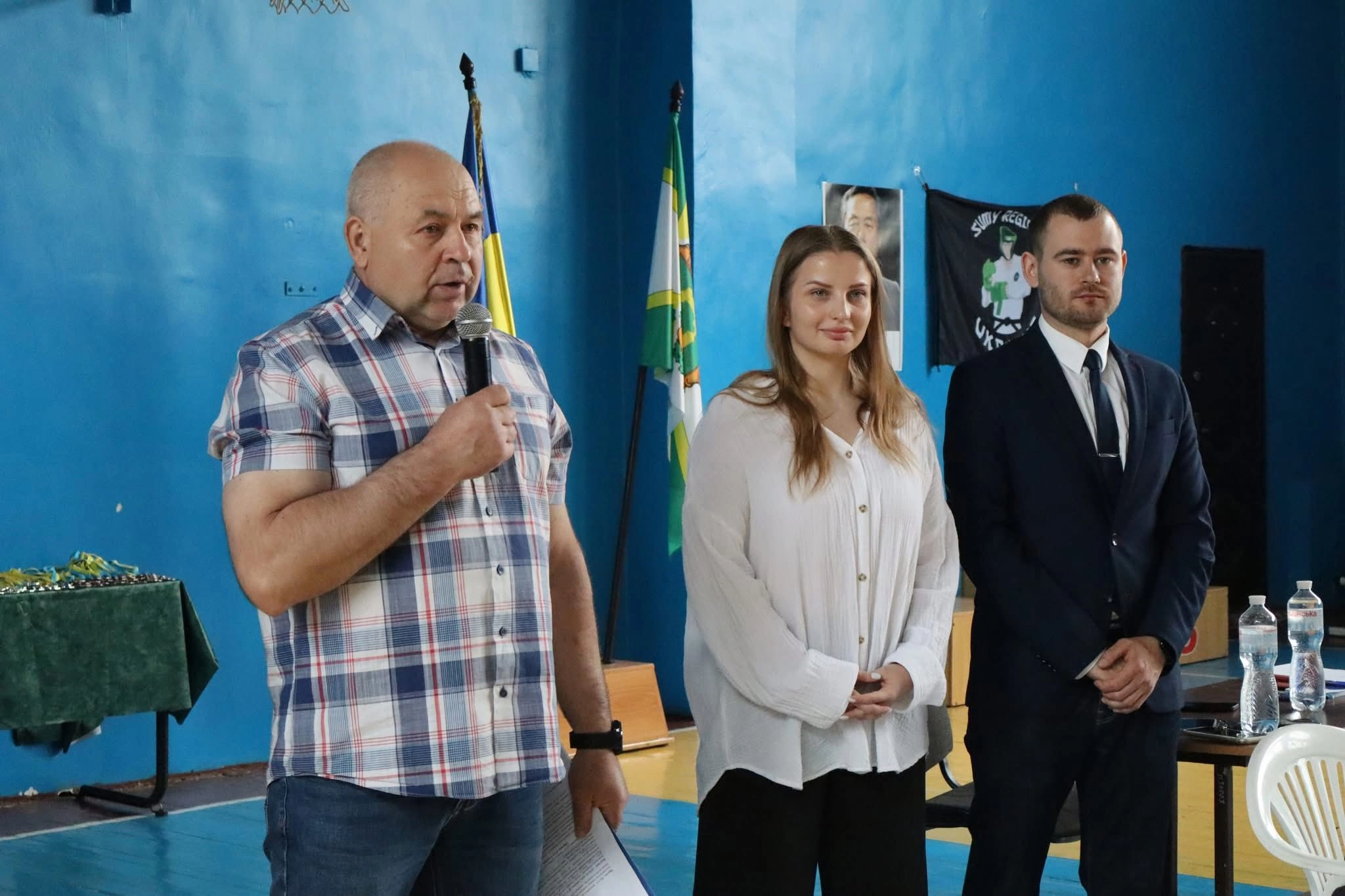 Керівник СК «Академія спорту» Віталій Черкашин вітає учасників турніру з Таеквон-До в Тростянці