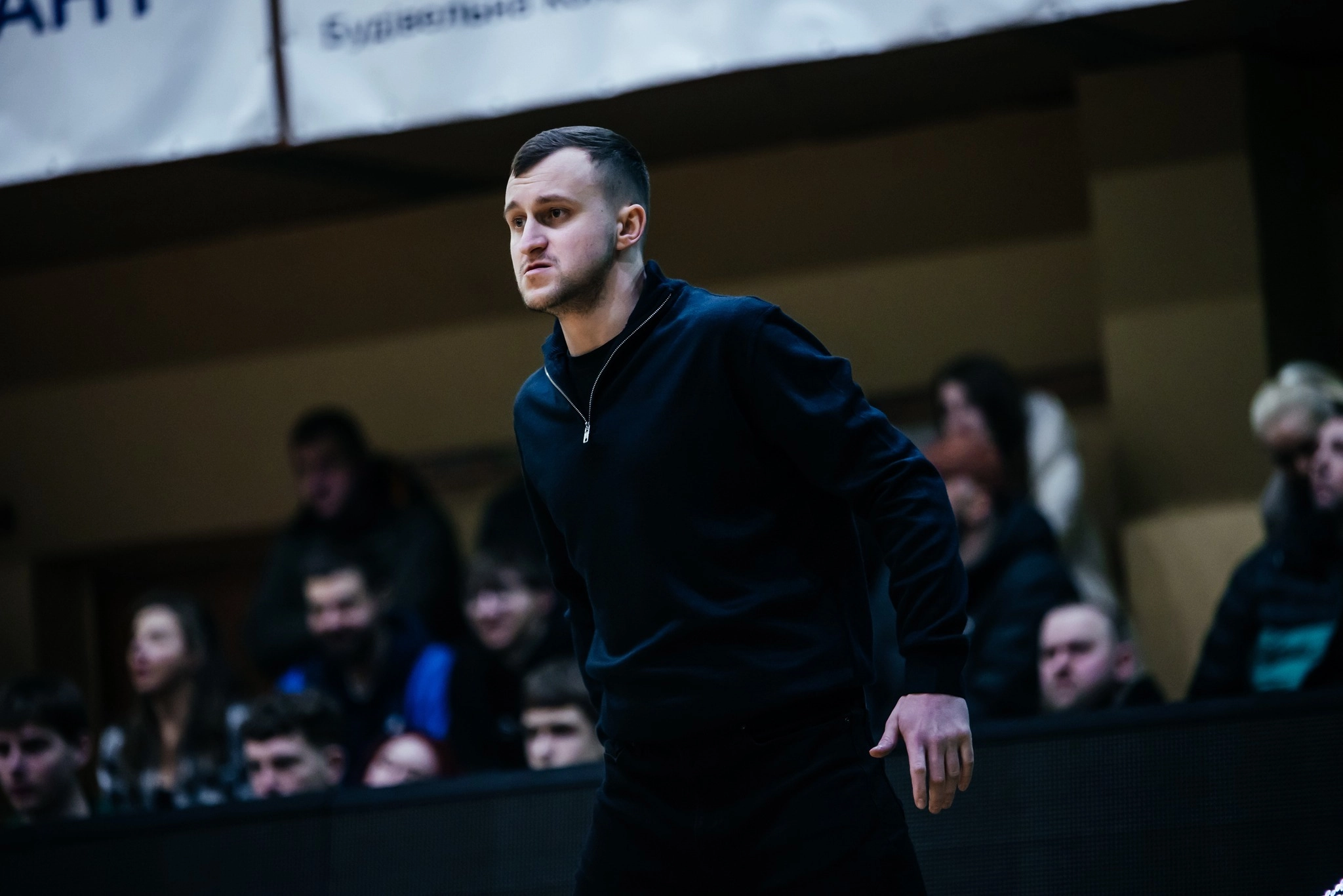 Головний тренер Прикарпаття-Говерла Віктор Бугра під час матчу плей-оф у Івано-Франківську
