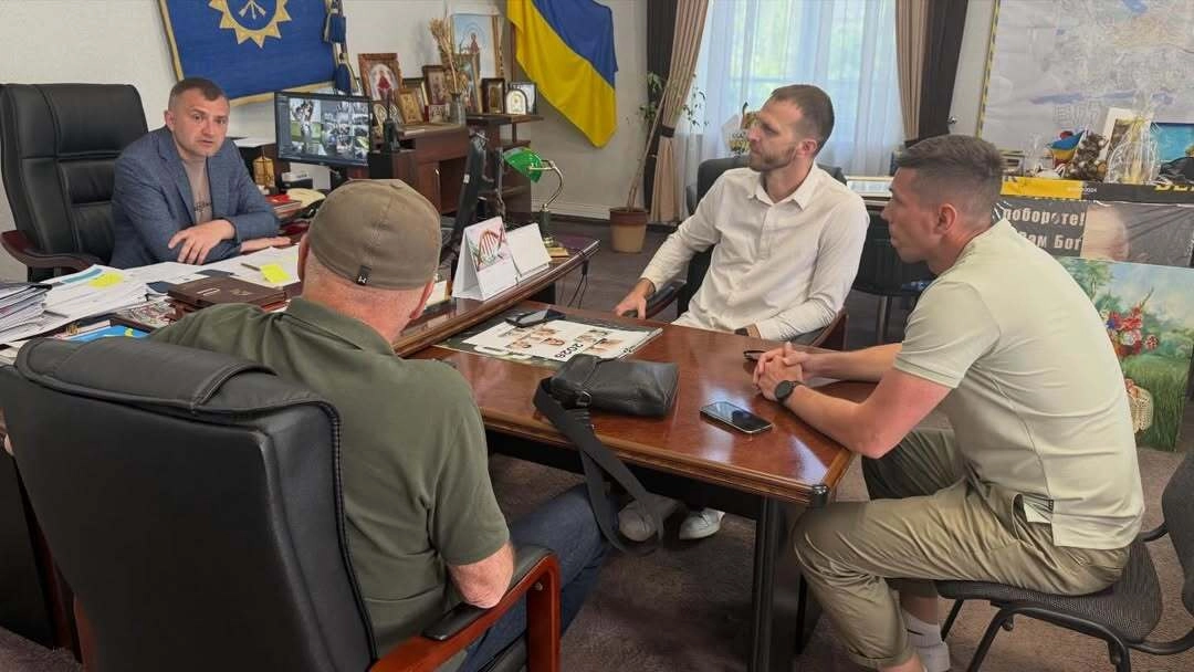 Володимир Драбіковський та Роман Бойко на зустрічі з мером Хмельницького Олександром Симчишиним
