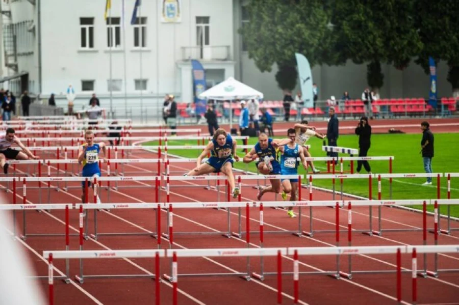 Старт командного чемпіонату України: 2.30 м від Петрука і злива PB