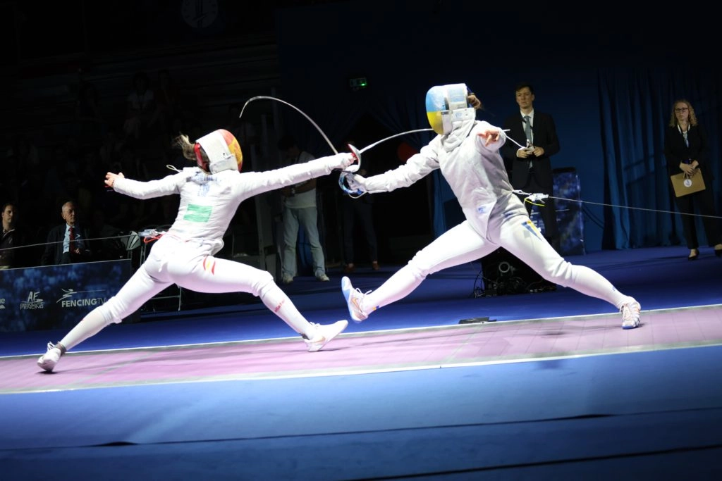 Аліна Комащук у поєдинку проти Люсії Мартін-Португєс на чемпіонаті Європи 2026 в Антоні