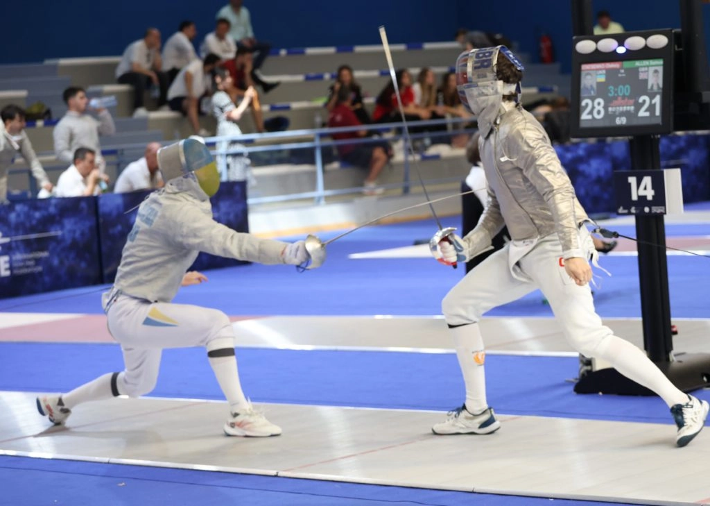 Українські шаблісти змагаються на чемпіонаті Європи у Франції, поєдинок проти команди AIN❌