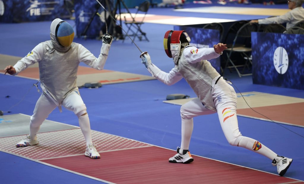 Українська шпажистка на чемпіонаті Європи 2026 в Антоні проти суперниці з Іспанії