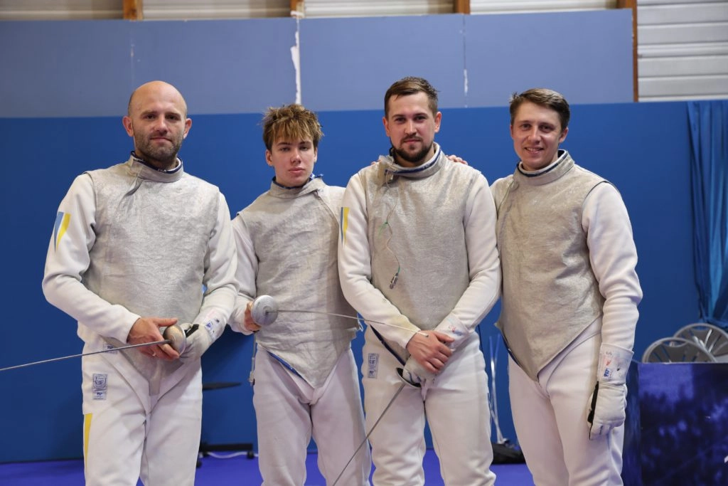 Українські шпажисти на чемпіонаті Європи 2026 у Антоні після здобуття бронзової медалі