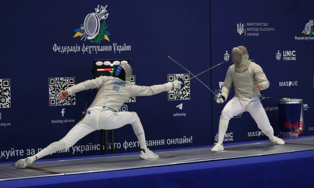 Шпажистки змагаються на чемпіонаті України в Олімпійському коледжі ім. І. Піддубного