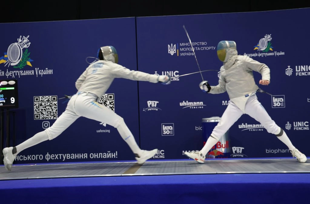 Шпажистки Анна Максименко та Аліна Дмитрук у фіналі чемпіонату України в ОФКІП
