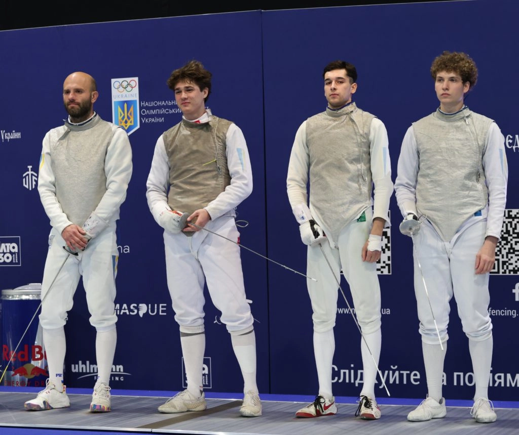 Чоловіча команда шаблістів на чемпіонаті України в Олімпійському коледжі ім. І. Піддубного
