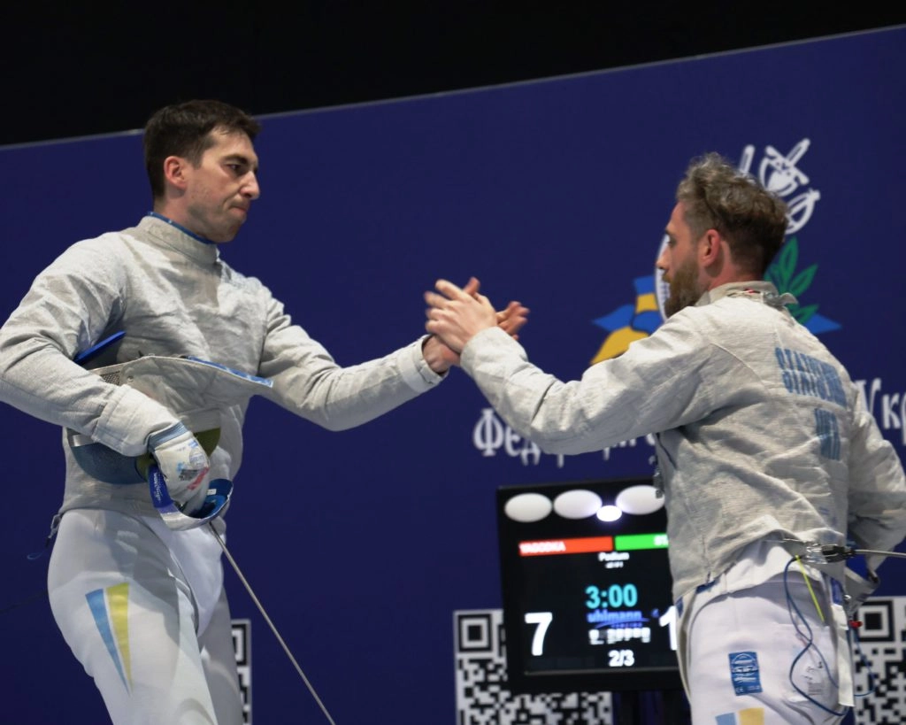 Фехтувальники під час чемпіонату України в Олімпійському коледжі ім. І. Піддубного, Київ