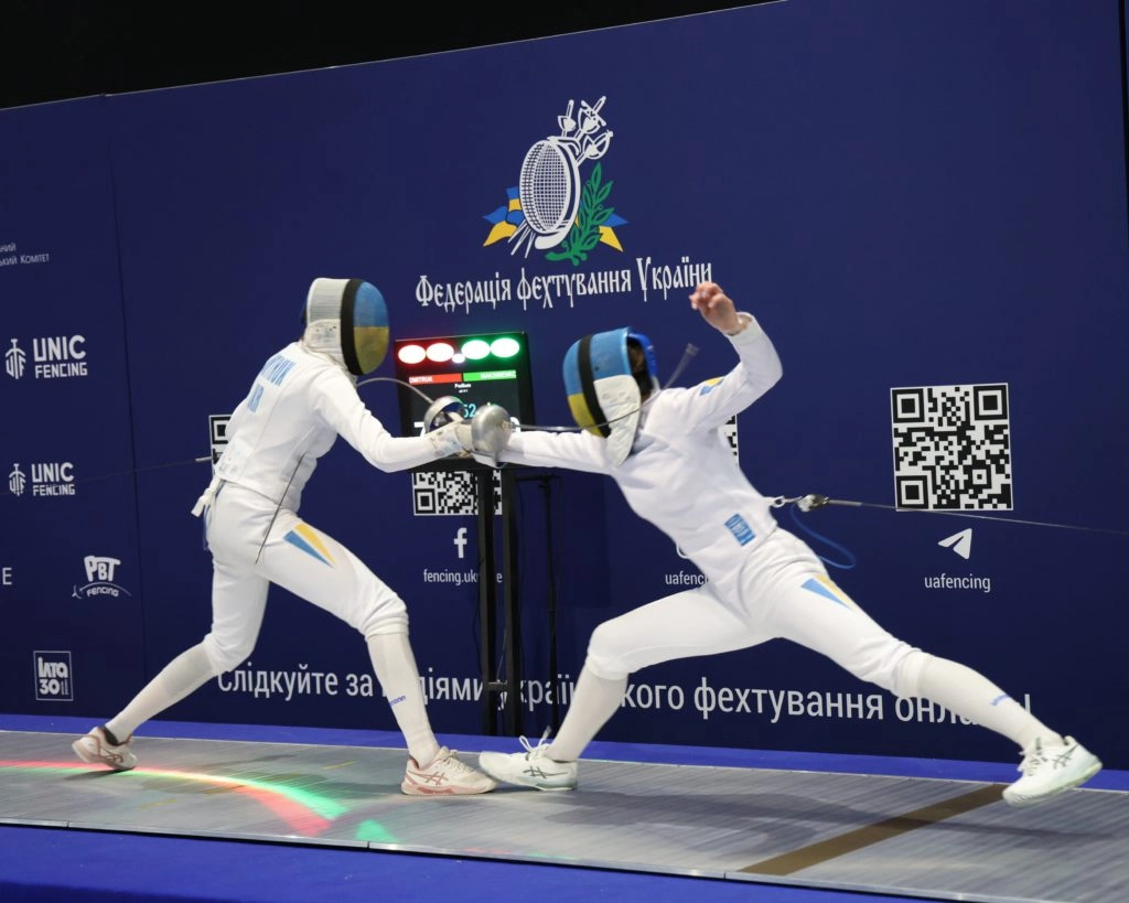 Анна Максименко проти Аліни Дмитрук у фіналі жіночої шпаги чемпіонату України 2023 в ОФКІП