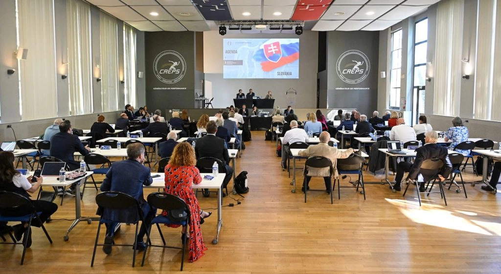 Конгрес Європейської конфедерації фехтування в Антоні перед чемпіонатом Європи