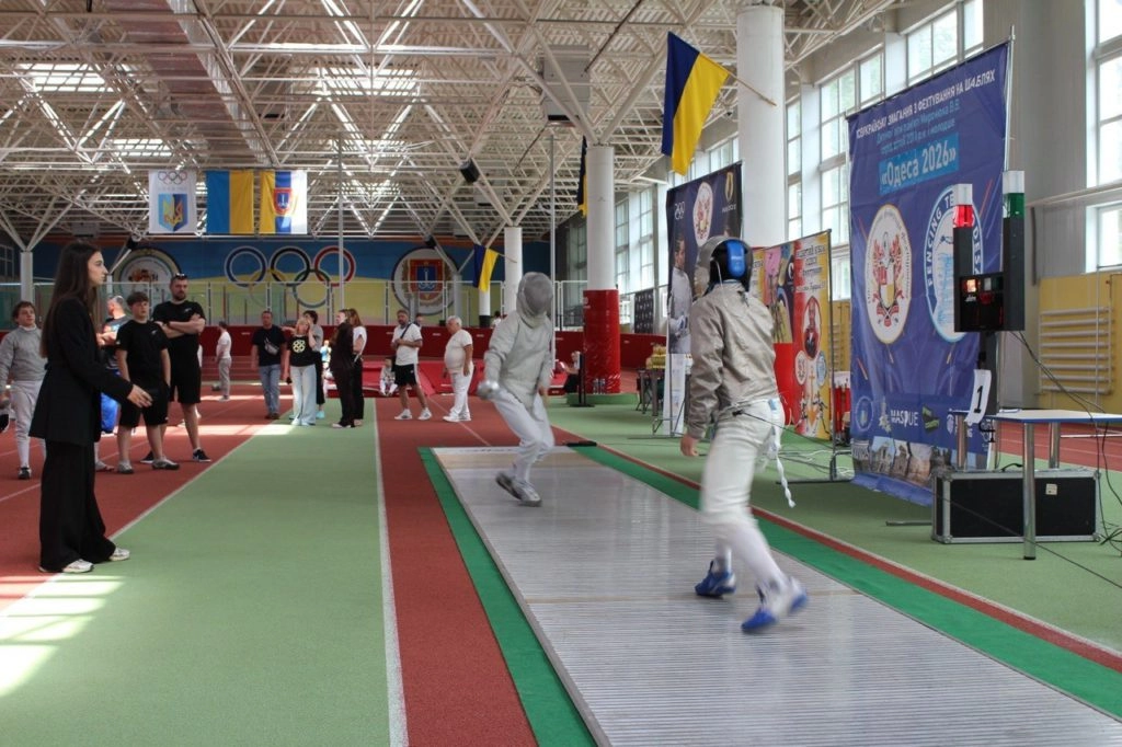 Юні фехтувальники змагаються на турнірі «Одеса-2026» у спорткомплексі «Олімпієць