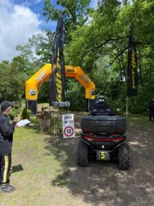 Квадроцикл на старті 2-го етапу Кубку ФМСУ з GPS-орієнтування у Кіровоградщині, травень 2023