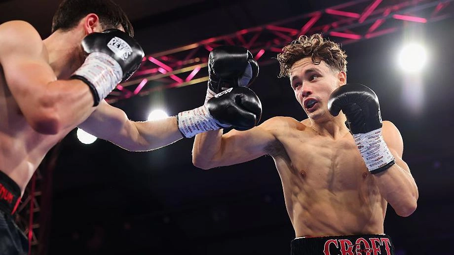 Уельський боксер Гаран Крофт під час бою на дебюті Matchroom у Манчестері, червень 2026
