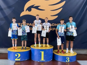 Переможці U13 юнаки Чемпіонату України з сучасного п’ятиборства в Києві на п'єдесталі пошани