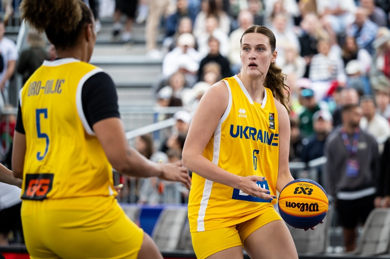 Гравчині збірної України з баскетболу 3х3 на чемпіонаті світу у Варшаві під час гри в групі D