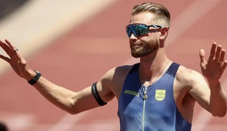 Чи впаде 3:43.13? Керр веде еліту на милю в Лондоні