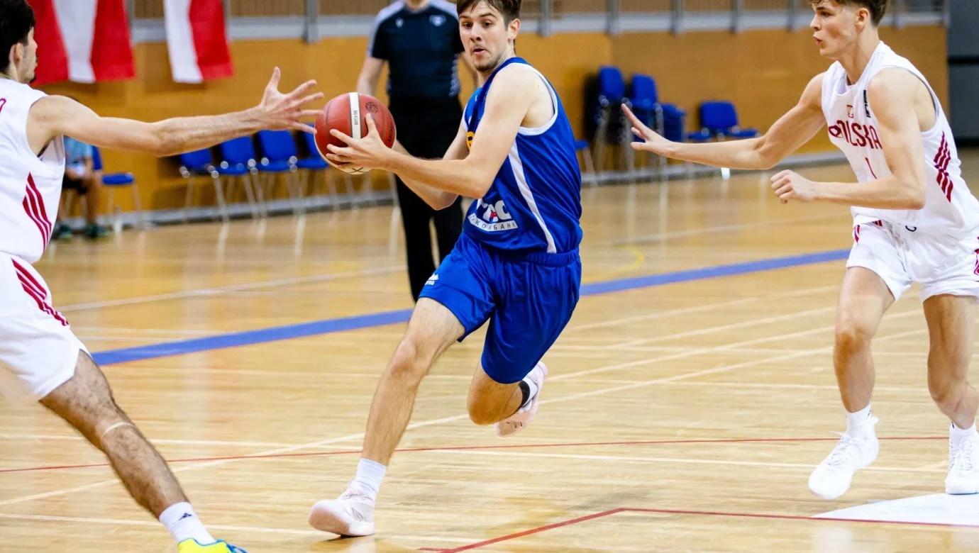 Україна U-18 втратила перемогу з Польщею на 2 секундах – 55:56