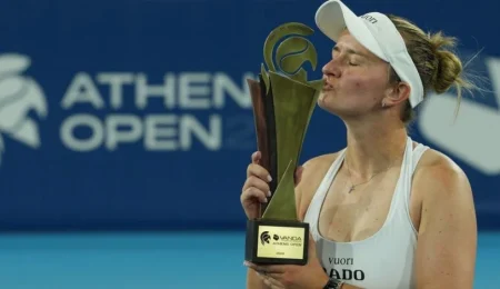 Саккарі вела 4-1 і 2-1, але Крейчікова взяла Афіни: 9-й титул WTA