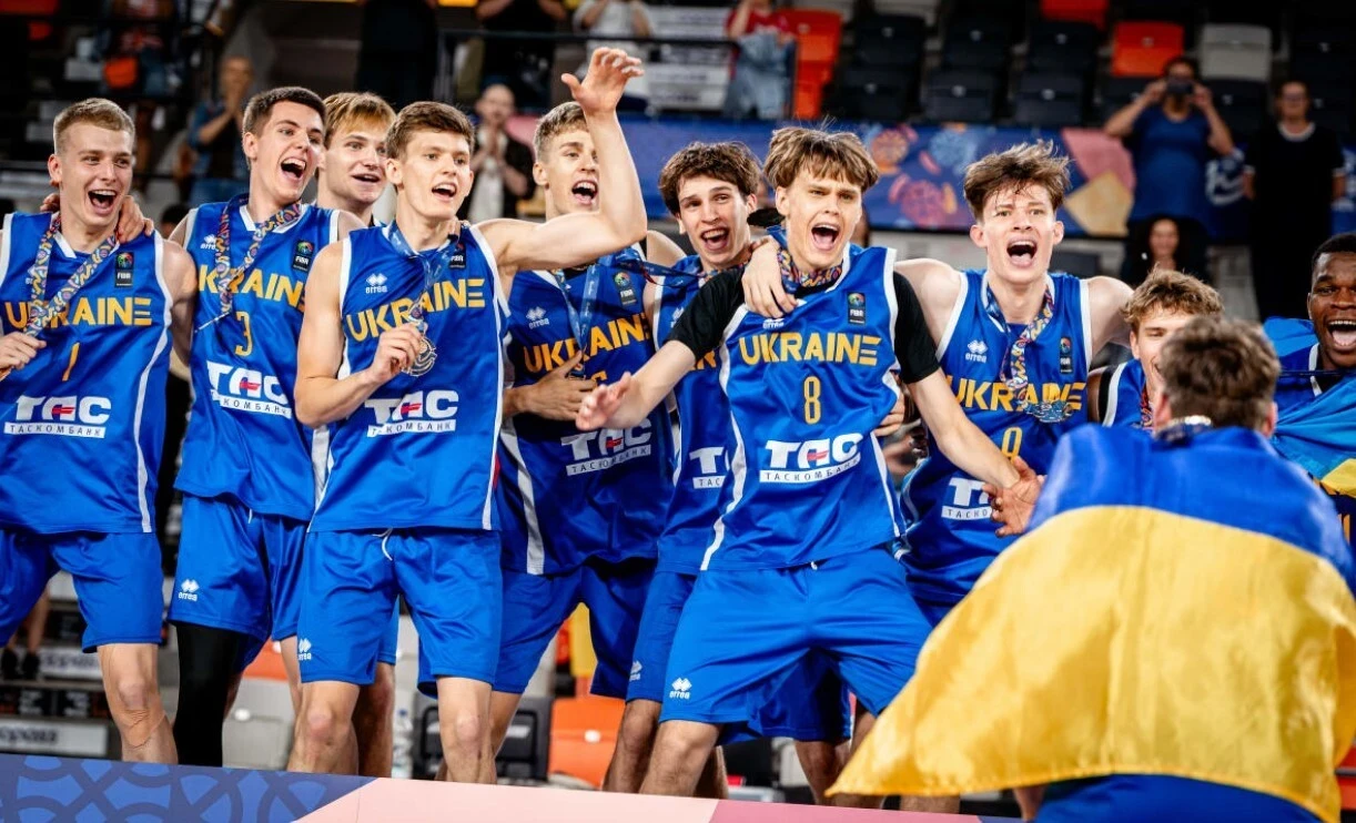 Золото для України U-20: 74-64 з Ісландією та повернення в Дивізіон А