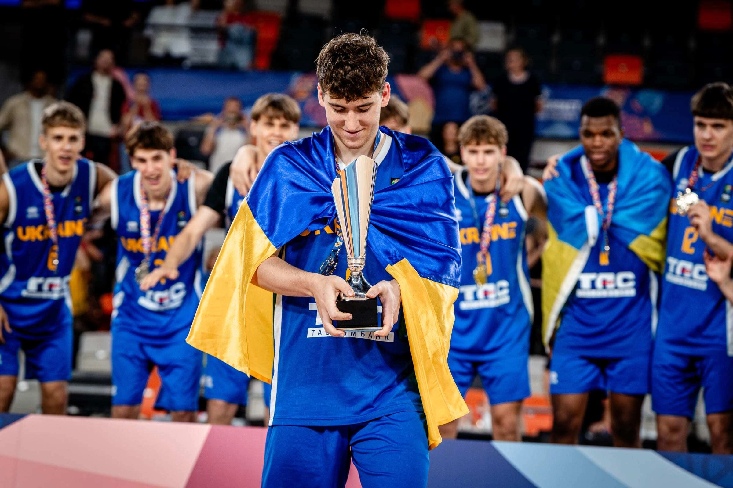 Єгор Сушкін святкує перемогу збірної України на чемпіонаті Європи U-20 в Братиславі