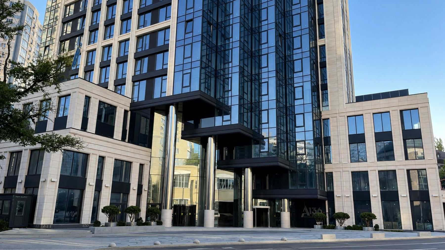 Елітний житловий комплекс A136 Highlight Tower у центрі Києва, збудований Максимом Кріппою
