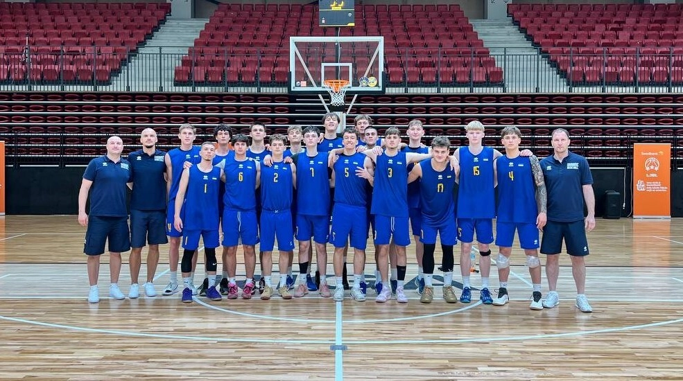 Юніорська збірна України U-18 з баскетболу на тренуванні в Ризі перед чемпіонатом Європи 2023