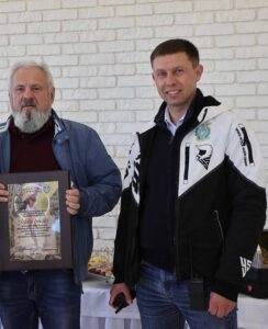 Лекарь Сергій Іванович отримує вітання від Федерації мотоциклетного спорту України з Днем народження