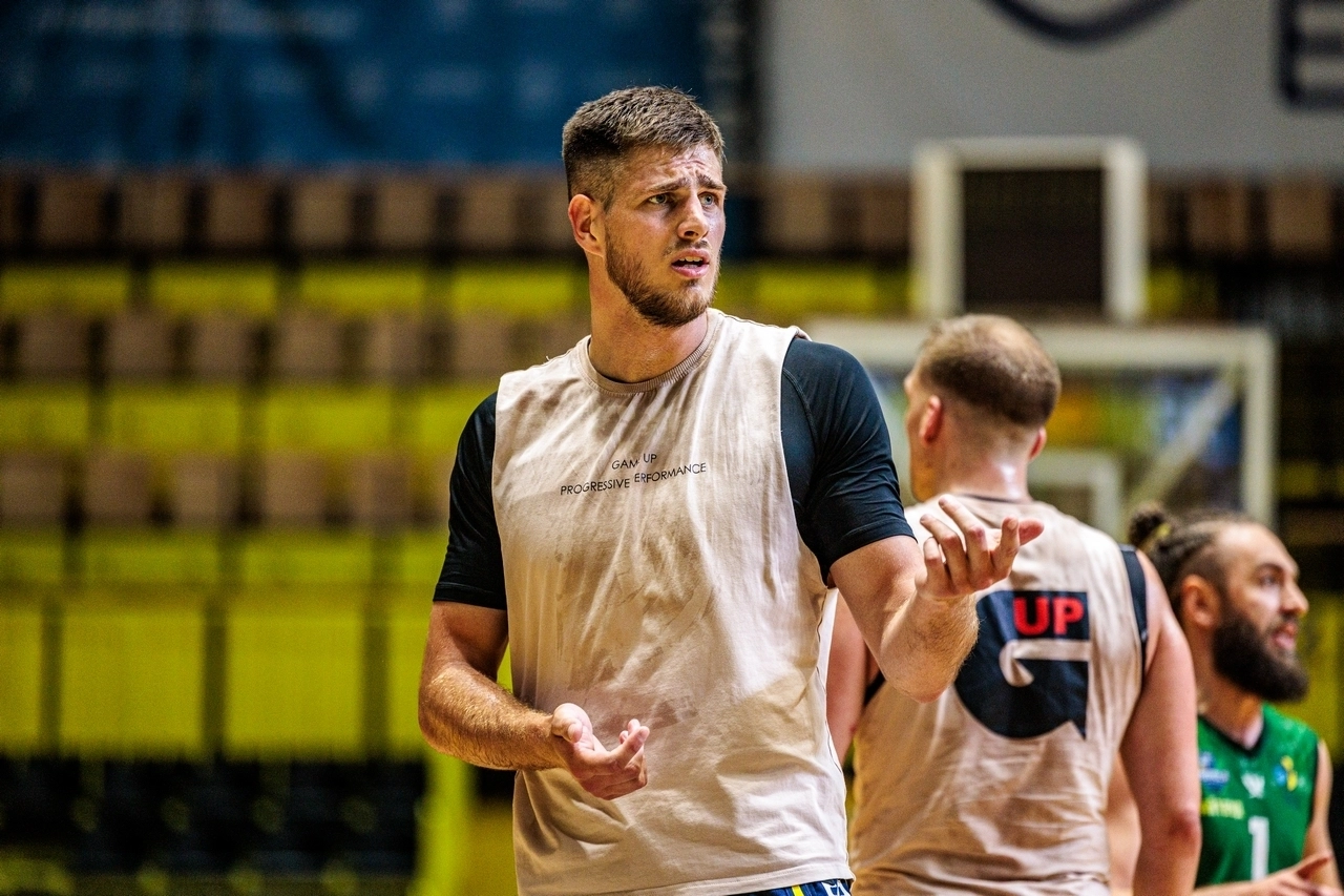 Гравець Mojo Владислав Ніколайчук на тренуванні перед етапом GGBET 3х3 у Луцьку