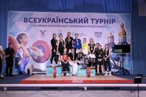 Переможці Всеукраїнського турніру на призи Наталії Скакун у Чернігові на п'єдесталі пошани
