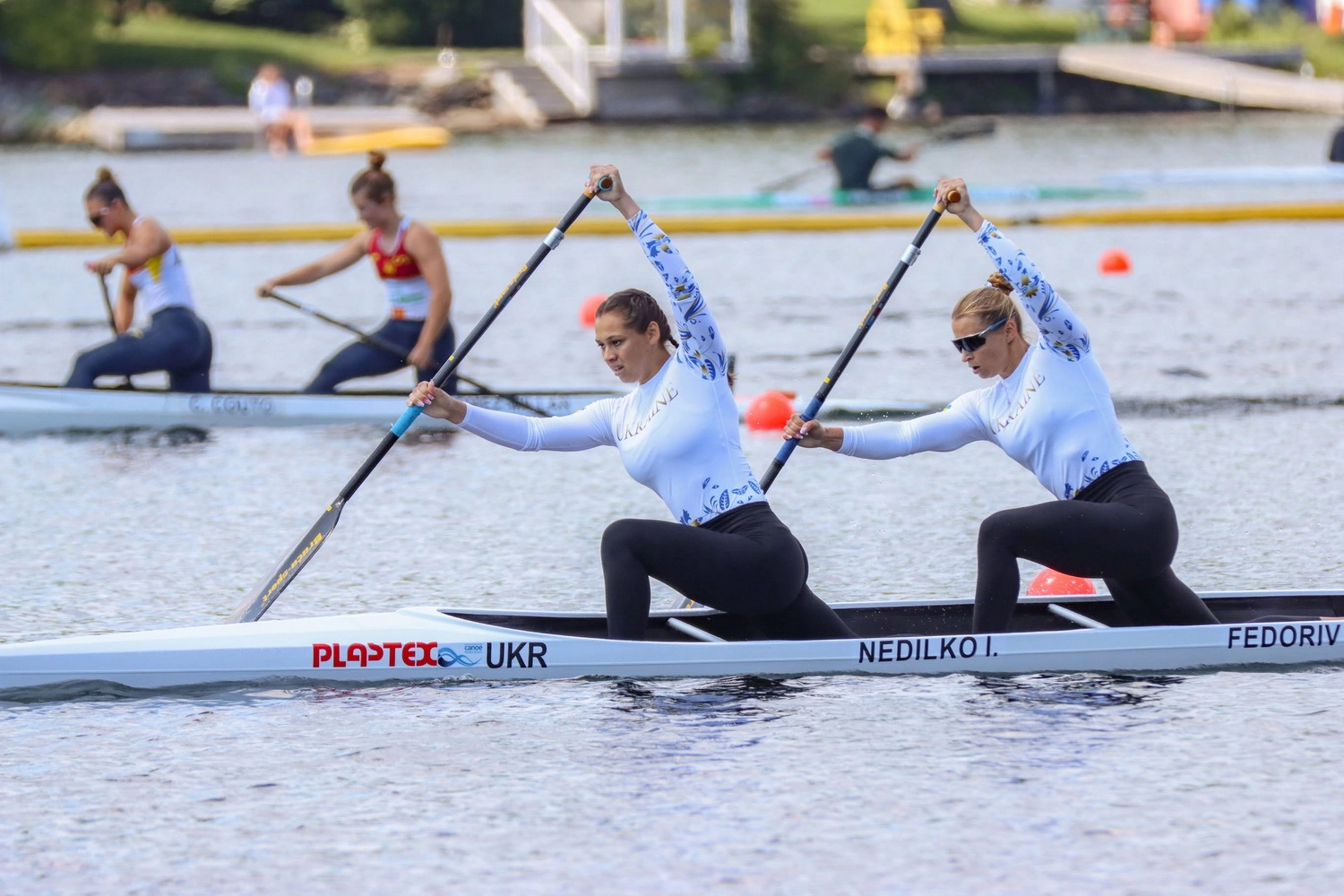 Ірина Неділько та Ірина Федорів на чемпіонаті світу в Галіфаксі, каное-двійка, 200 м