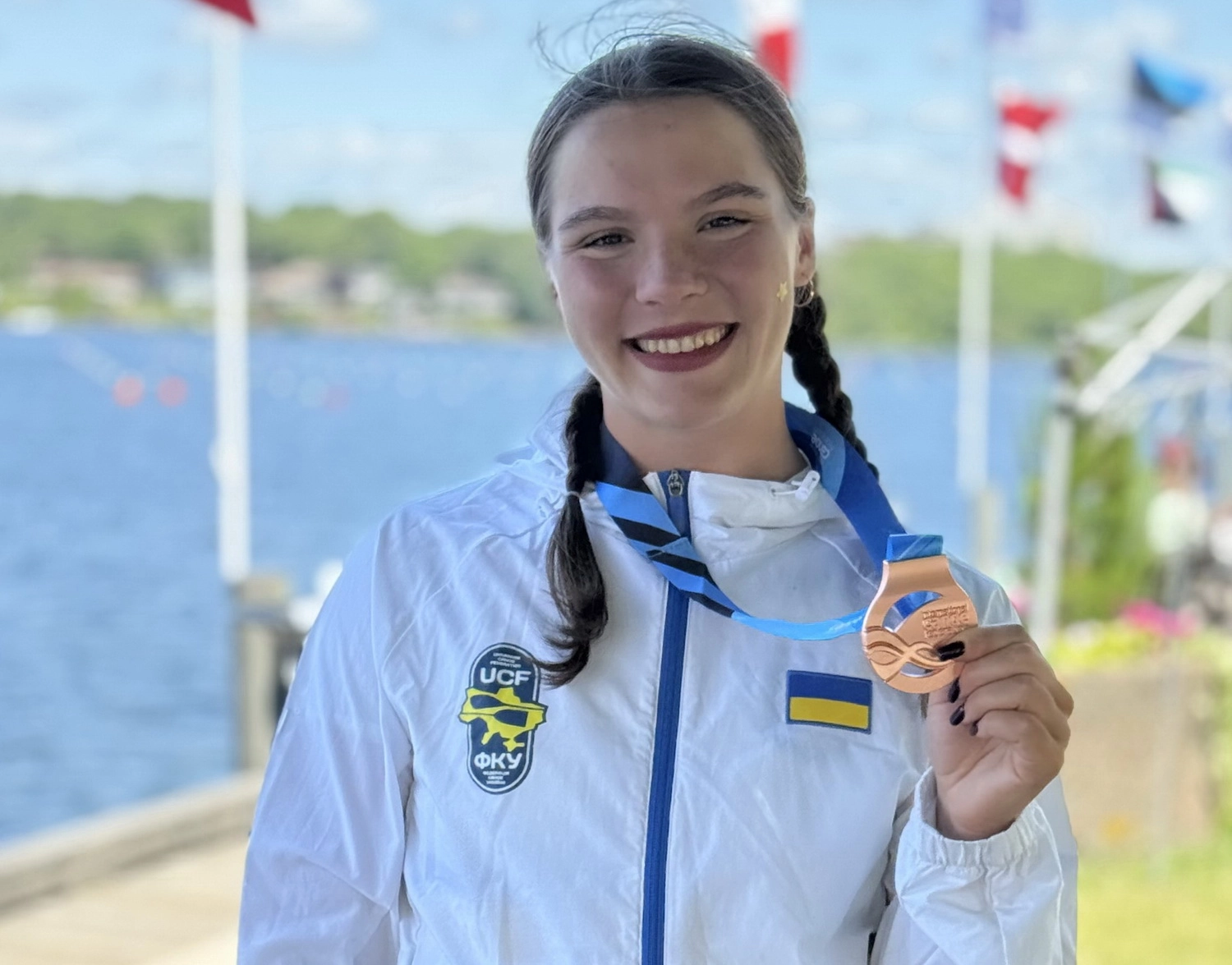 Каноїстка Іванна Дяченко з бронзовою медаллю на молодіжному чемпіонаті світу в Галіфаксі